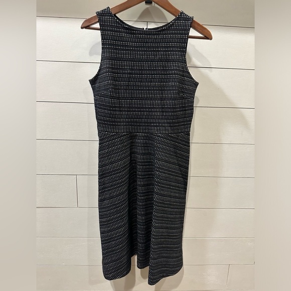 Banana Republic Dresses & Skirts - Banana Republic Women’s Black and White Geometric Striped Dress- size 6